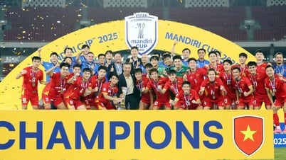 Chủ tịch VFF Trần Quốc Tuấn giao nhiệm vụ: U.23 Việt Nam vào chung kết SEA Games 33