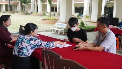 Phụ huynh thở phào vì tìm được trường THPT công lập cho con