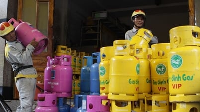 Giá gas hôm nay 1/8: Giá gas bán lẻ trong nước giảm...