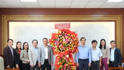 Lãnh đạo Báo và Phát thanh, truyền hình Lâm Đồng thăm, chúc mừng Ngày truyền thống ngành Tuyên giáo của Đảng