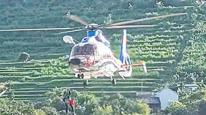 Trực thăng quân đội giải cứu thành công 8 người bị cô lập do mưa lũ ở Sơn La