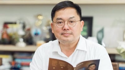 'Thầy Hoàng Nam Tiến gieo tinh thần tự học, dạy cả bằng cảm hứng sống'