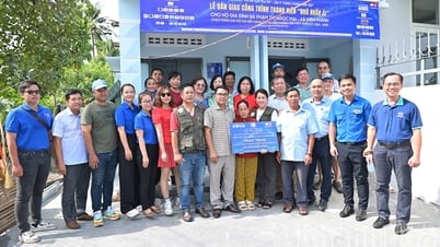 Bàn giao 2 công trình thanh niên Nhà nhân ái cho người dân khó khăn xã Diên Khánh