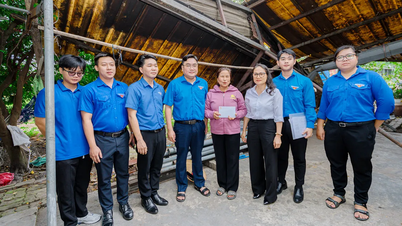 TPHCM thăm hỏi 5 gia đình bị ảnh hưởng bởi dông lốc