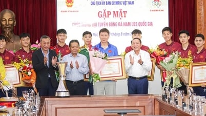 Bộ trưởng Nguyễn Văn Hùng: Chiến thắng của Đội tuyển U23 Việt Nam đã tạo hiệu ứng lan tỏa, giúp chúng ta càng thêm tin tưởng vào sự phát triển của bóng đá nước nhà