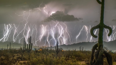 World's longest lightning strike: 829km