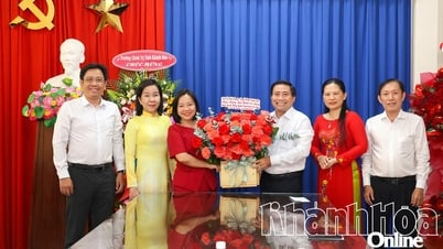 Ban Biên tập Báo và Phát thanh, Truyền hình Khánh Hòa chúc mừng Ban Tuyên giáo và Dân vận Tỉnh ủy nhân kỷ niệm 95 năm Ngày truyền thống ngành Tuyên giáo của Đảng