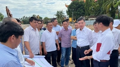Chủ tịch UBND tỉnh kiểm tra thực địa tuyến đường bộ ven biển khu vực phía Đông tỉnh Đắk Lắk