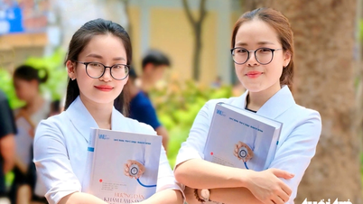 Hai nữ sinh y khoa được cử đến bệnh viện top đầu ở Pháp thực tập