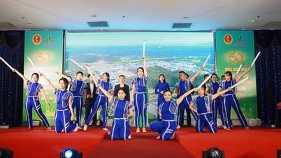 Tự hào âm vang “Tiếp bước truyền thống - Kiến tạo tương lai”