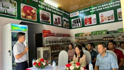 Trung tâm Khuyến Công và Xúc tiến thương mại tỉnh Cao Bằng tổ chức lễ bàn giao thiết bị hỗ trợ điểm giới thiệu và bán sản phẩm OCOP, đặc sản Cao Bằng trên địa bàn xã Đông Khê