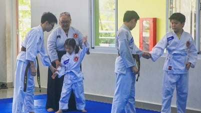 Kỹ năng sống: Bảo vệ trẻ khỏi đuối nước và nguy cơ "bắt cóc online"