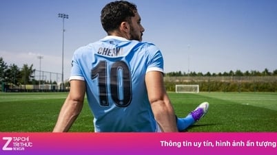 Vừa đến vài tháng, Cherki đã được áo số 10 Man City