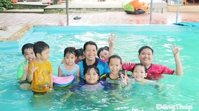 Dạy bơi miễn phí cho trẻ em vùng nông thôn