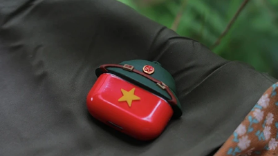 Ốp AirPods thủ công “Made in Vietnam” kỷ niệm 80 năm