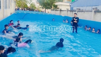 Xã Đoàn Đào tổ chức 3 lớp dạy bơi cho hơn 100 thiếu niên