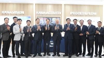 Phó Thủ tướng Thường trực Chính phủ Nguyễn Hòa Bình thăm và làm việc tại Công ty trách nhiệm hữu hạn Hana Micron Vina
