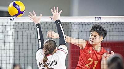 Bóng chuyền Việt Nam: 'Trong cái khó ló cái khôn'