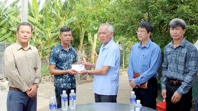 Thăm hỏi gia đình các nạn nhân tử vong do tai nạn lao động