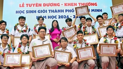 TP.HCM khen thưởng hơn 900 học sinh giỏi và giáo viên giỏi