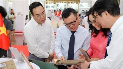 Khai mạc triển lãm tư liệu 'Mùa Thu độc lập và Khát vọng phồn vinh'