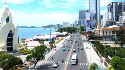 Khánh Hòa đẩy mạnh phát triển kinh tế tư nhân, xử lý nghiêm hành vi tham nhũng của cán bộ, công chức
