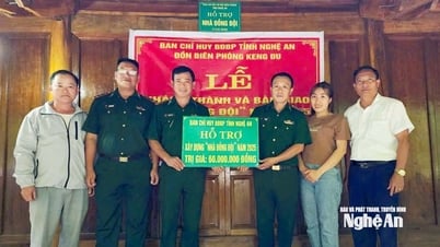 Bàn giao 'Nhà đồng đội' cho gia đình quân nhân có hoàn cảnh khó khăn