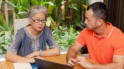 Người phụ nữ ngoài 70 vẫn mê dạy học