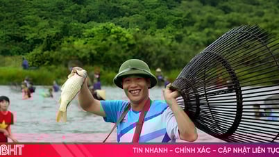 Vui hội đánh cá Vực Rào ở Hà Tĩnh