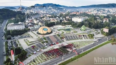 [Ảnh] “Cùng Việt Nam tiến bước” trên cung đường lãng mạn...