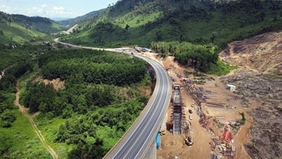 Tăng tốc thi công cao tốc La Sơn - Hòa Liên trước mùa mưa bão