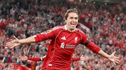 Liverpool thắng siêu kịch tính trận khai màn Ngoại hạng Anh