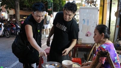 Nửa thế kỷ bám vỉa hè TPHCM, gánh cháo đêm đông khách từ khuya đến rạng sáng