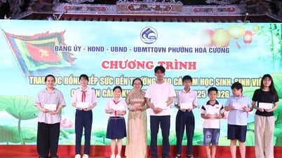 Phường Hòa Cường trao gần 60 suất học bổng cho học sinh, sinh viên nghèo vượt khó