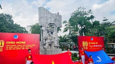 Lễ chào cờ “Tôi yêu Tổ quốc tôi” đặc biệt tại Hà Nội