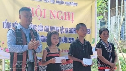 Chi nhánh tộc họ Bhơriu Tà Lu gây quỹ khuyến học hỗ trợ học sinh khó khăn