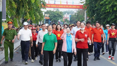 Hơn 1.500 người dân hưởng ứng chương trình Cùng Việt Nam tiến bước