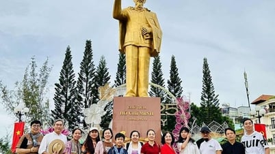 Tác giả "Vụ án Mã Ngưu" có thêm chất liệu sáng tác sau chuyến đi thực tế với nghệ sĩ TP HCM