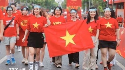 Xác lập kỷ lục số người mặc áo Cờ đỏ Sao vàng nhiều nhất trong một giải marathon