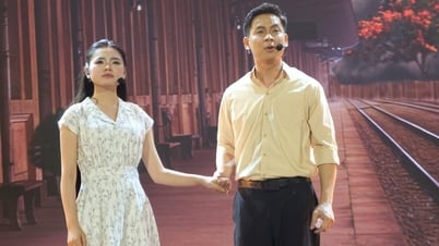 Thu Hường, Huỳnh Thật là đôi tình nhân trắc trở trong nhạc kịch Chờ người