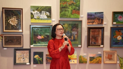 Tôn vinh vẻ đẹp non sông qua triển lãm “Nước non ngàn dặm”