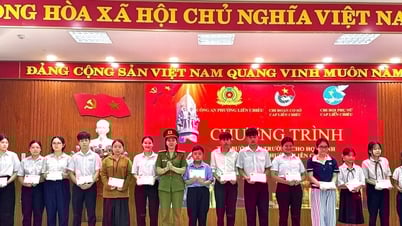 Công an phường Liên Chiểu trao 60 suất quà cho học sinh nghèo