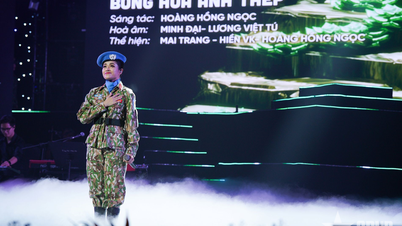 “Bông hoa ánh thép” Hoàng Hồng Ngọc