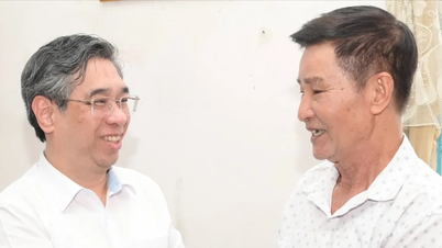Lãnh đạo TPHCM thăm gia đình chính sách tiêu biểu