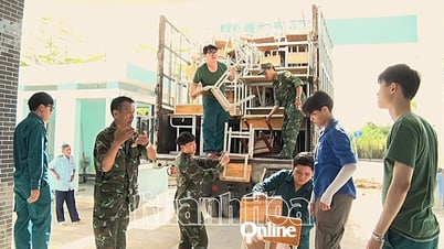 Hơn 60 cán bộ, chiến sĩ tham gia hành quân dã ngoại làm công tác dân vận