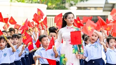 Chật tủ vì đồng phục, phụ huynh ngán ngẩm vì lãng phí, chẳng thể cho tặng ai