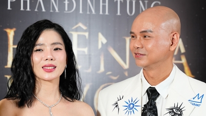 Cântăreața Le Quyen a purtat o ținută sexy pentru a sărbători ziua de naștere a lui Phan Dinh Tung.
