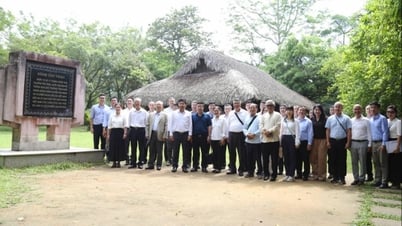 Đoàn Bộ Ngoại giao thăm Khu di tích quốc gia đặc biệt tại Tân Trào, Tuyên Quang