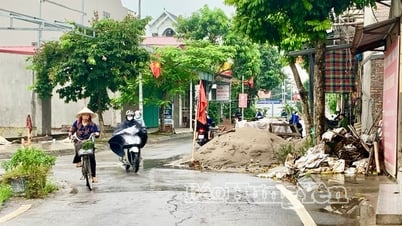 Ngăn chặn hành vi đổ vật liệu xây dựng lấn chiếm lòng đường ở xã Việt Tiến