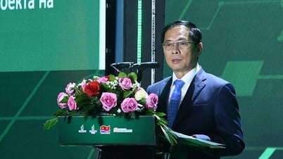 Vietsovpetro đón dòng dầu đầu tiên mỏ Kình Ngư Trắng - Kình Ngư Trắng Nam